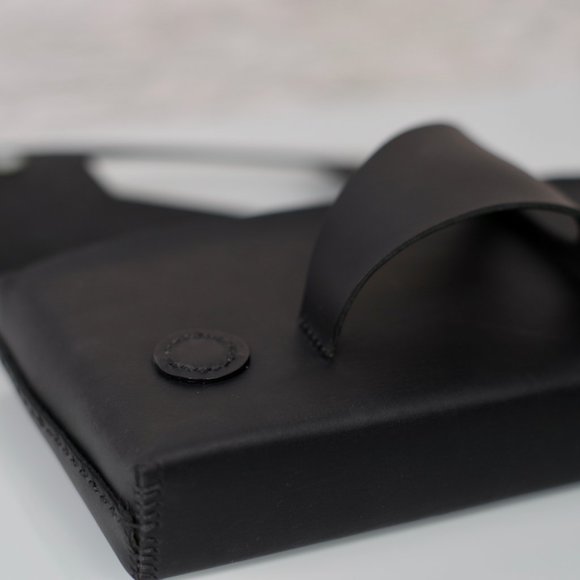 The Clutch in Satin Black Leather - glove clutch, handcrafted, stunning! - Picture 16 of 16